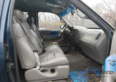 2002 Ford F-150 Lariat/Xl/Xlt z USA, uszkodzony, nr VIN 1FTRX18L72KA85451